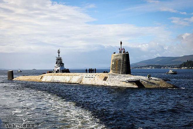 英国副首相迎接“前卫”级核潜艇返航 六个月巡航让潜艇面目全非 - 1
