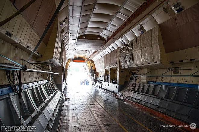 钻进安-22重型运输机 世界最大的螺旋桨飞机 驾驶舱内部非常简陋 - 8