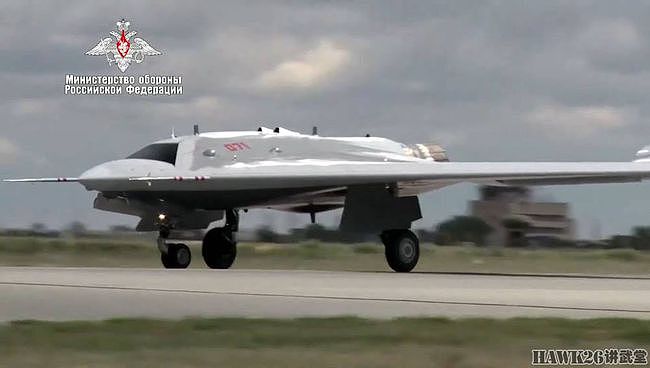 俄罗斯大尺度电视节目 披露苏霍伊S-70“猎人”无人机的内幕消息 - 2