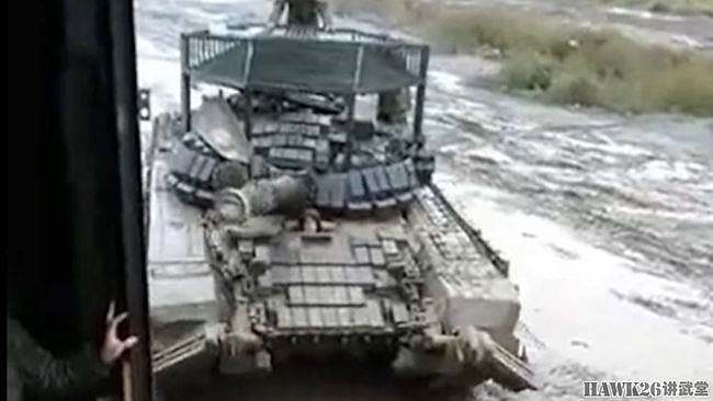 俄罗斯T-90坦克“魔改版”：临时增加顶部防御 没有图纸土法上马 - 1