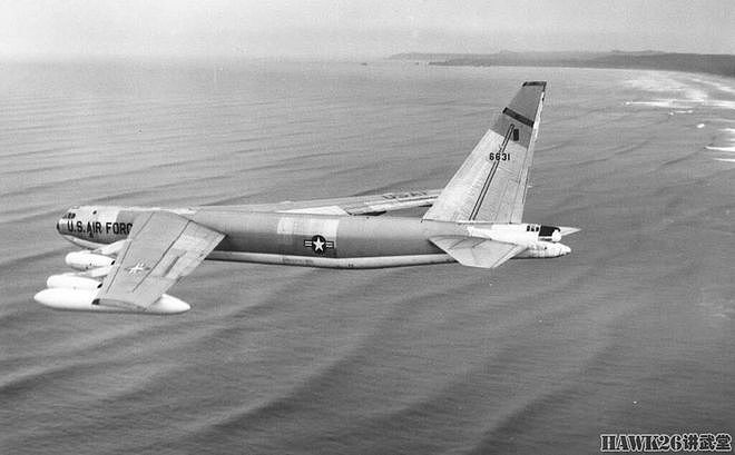 70年前 B-52原型机首飞“同温层堡垒”演变历程 将服役到2050年 - 13