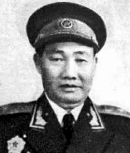1935年红军高级将领神秘失踪，51年后，钟国楚拜访一和尚：老首长 - 1