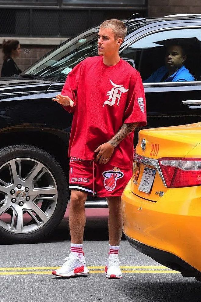 男人至死是少年，Jay-Z 收购了他 20 年前最爱的复古球衣 - 23