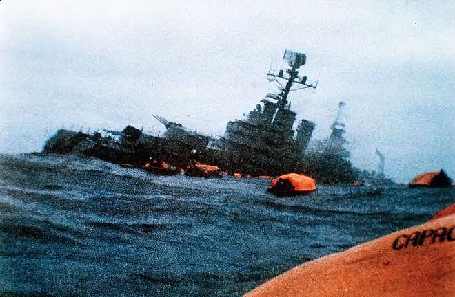 俄黑海舰队旗舰遭导弹重创全员弃舰？雪上加霜的俄海军太难了 - 19