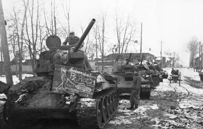 战争初期力挫德军的-34坦克，为什么战争后期却显得脆弱不堪？ - 5