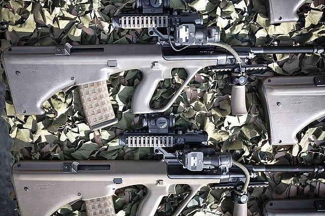奥地利开始列装新型AUG步枪 采用模块化设计 提升士兵作战效率 - 4