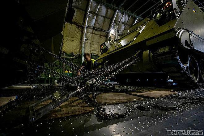 澳大利亚援助乌克兰14辆M113装甲车 退役库存再翻新 安-124空运 - 18