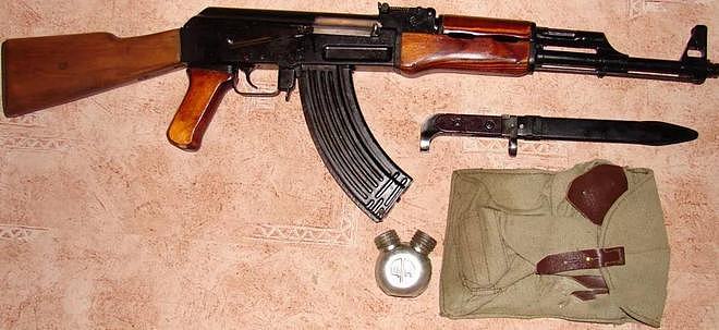 AK47、AKM和AK74三个型号的区别在哪里 - 1