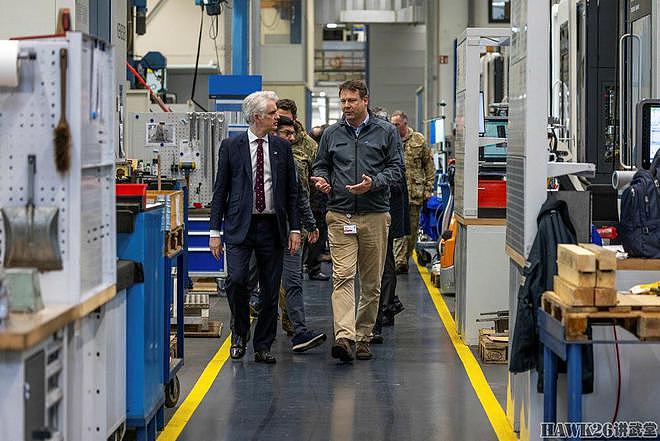 英国国防部采购部长访问德国莱茵金属公司“挑战者3”正在测试 - 1