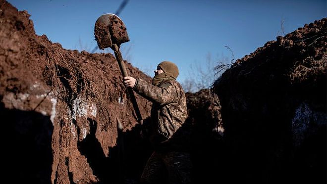 乌克兰指俄军在核辐射禁区挖战壕 几百名士兵患上“急性辐射病” - 2