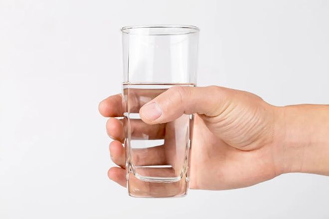 喝水也会伤肾？提醒：喝水不注意这3个细节，或会真的有损健康 - 3