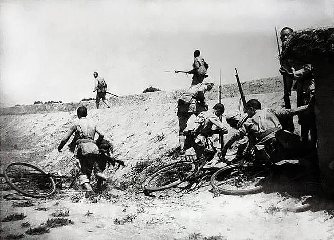 1937年，小县城遭日军屠杀，四千多人遇难，八路军的复仇令人解恨 - 7