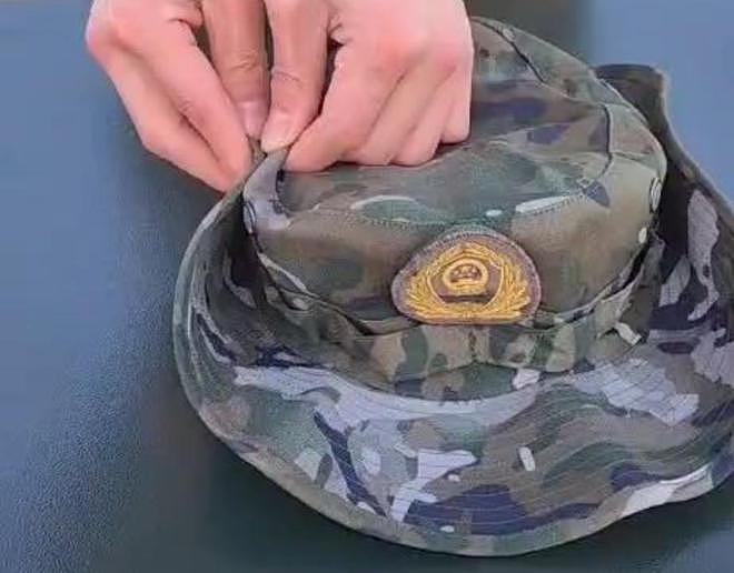 中国武装警察部队的帽徽变迁史 - 16
