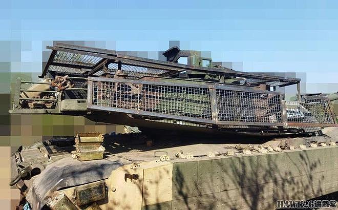乌克兰M1A1坦克安装新型反无人机格栅装甲 完全覆盖炮塔的弱点 - 7