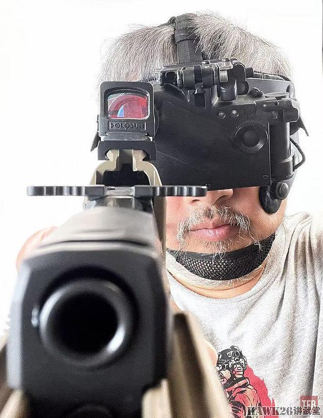 评测：泰雷兹LUCIE夜视仪 设计独特的科幻装备 中国仿制型号出镜 - 56