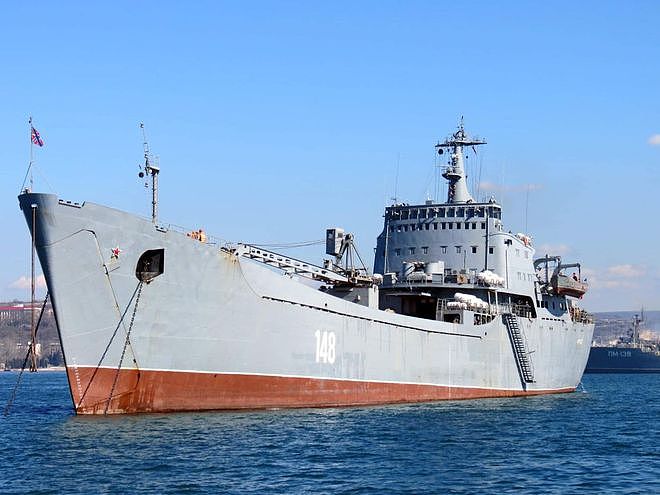 乌克兰：摧毁俄方大型军舰 曾负责运送装甲运兵车 - 3