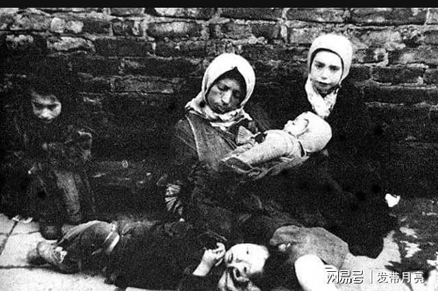 二战时期德国纳粹为什么要屠杀犹太人？犹太妇女更是无衣可穿 - 5