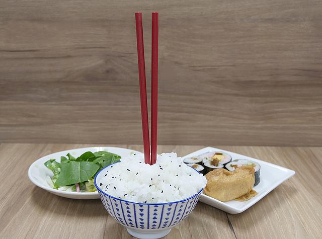 中国人的餐桌礼仪：使用筷子必知的十大禁忌，你知道多少？ - 6