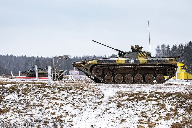 俄罗斯西部军区提升战备水平 坦克实弹射击炮声隆隆 充满火药味 - 7