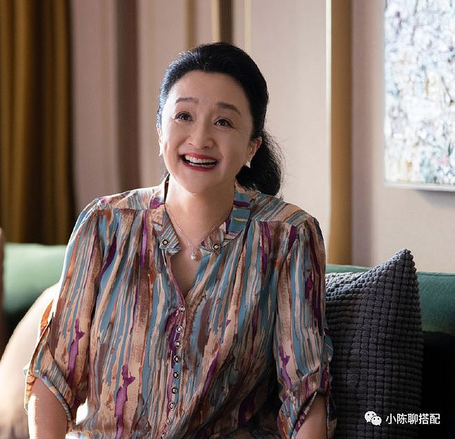 “上海妈妈”专业户杨昆：穿花穿素都优雅，看不出是60岁的人 - 7