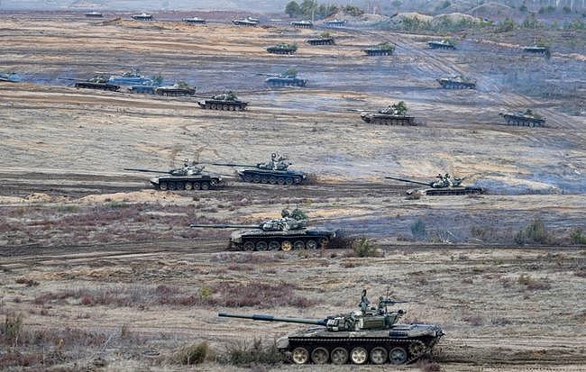 目击者：俄罗斯百辆军车驶向乌克兰 或将发动重大攻击 - 3