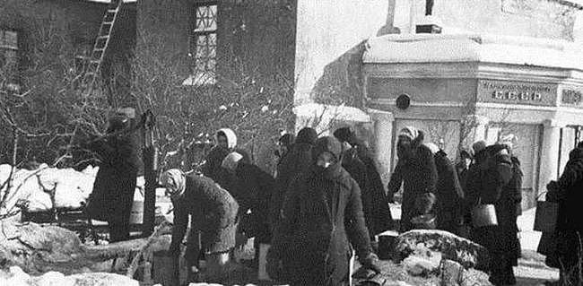 席卷列宁格勒的饥荒有多可怕？存粮仅有半个月，至少65万人饿死 - 3