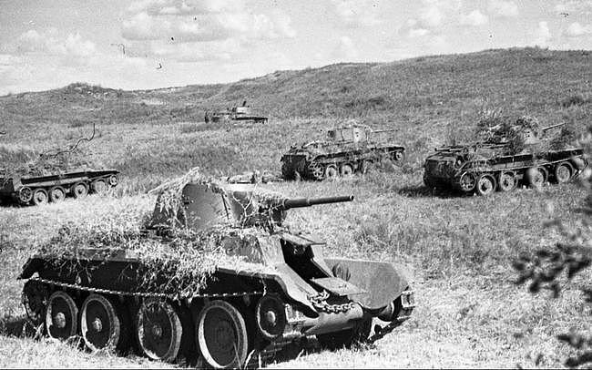 苏联的轻坦克殇，让轻型坦克当主力，结果却是损失惨重 - 3