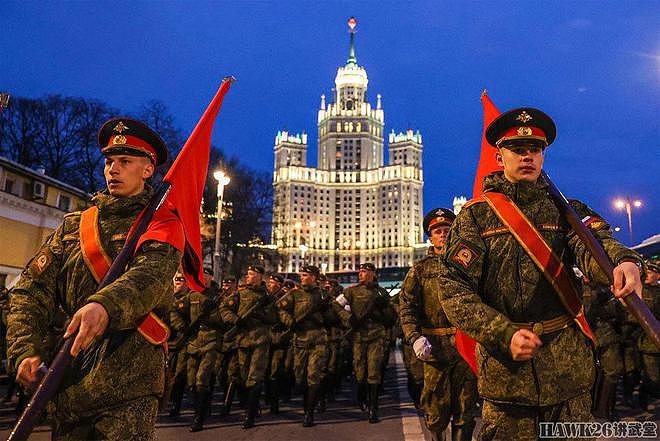 莫斯科“胜利日”阅兵式第一次夜间彩排 所有重型装备全部亮相 - 28