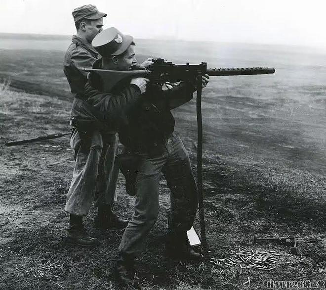 勃朗宁M1919A6轻机枪 二战时期无奈的妥协产物 实战效果超乎预期 - 15