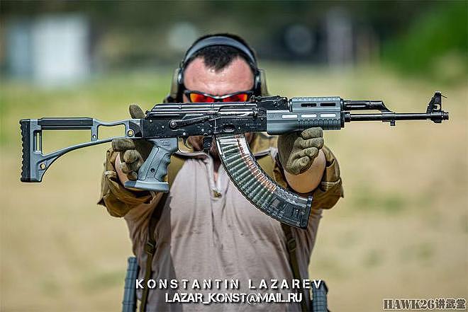 “拉扎列夫战术”展示AKM步枪改装配件 60发四排透明弹匣很抢镜 - 1