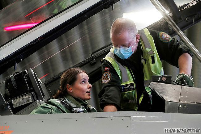 什么是“皇家后座”？挪威公主成年前坐进F-16战机 完成资格认证 - 2