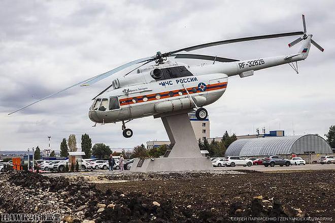 俄罗斯第一座紧急情况部飞行员纪念碑 米-8T直升机成为重要地标 - 4