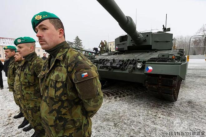 捷克接收第一辆豹2A4主战坦克 德国买单 补偿支援乌克兰的T-72M1 - 3