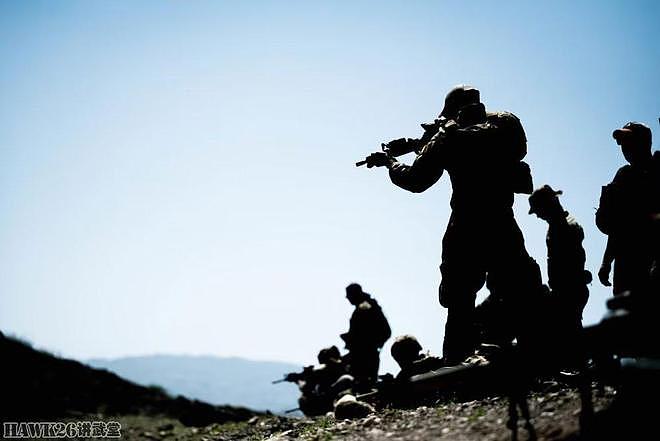 美军“猎狼犬”特遣队在吉布提训练 大俯角射击需要充足弹药保障 - 14