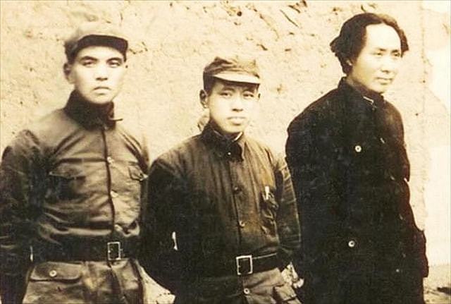 袁文才、王佐死后30多年，毛主席亲自接见其妻子，身份：烈士遗孀 - 5