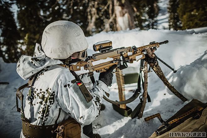 德国山地步兵雪地作战训练 特殊实用技巧 为MG5机枪自制三脚架 - 8