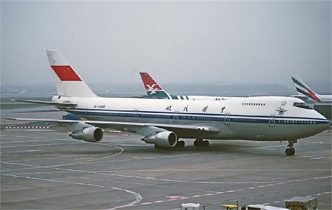 国航981航班遭劫，男子威胁不飞汉城就炸机，被机长一脚踹下飞机 - 4