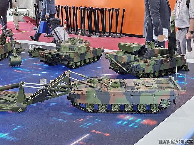 直击：韩国军警防务展览会 30吨步兵战车亮相 未来主战坦克很科幻 - 26