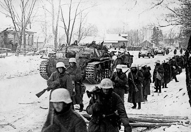 进攻苏联有3个德军集团军群，为何中央集团军群是最难缠的对手 - 5