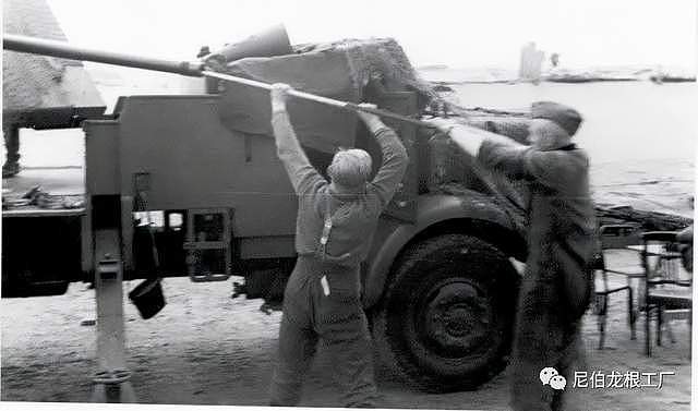 负重前行：二战德国空军的中型高射炮载车 - 30