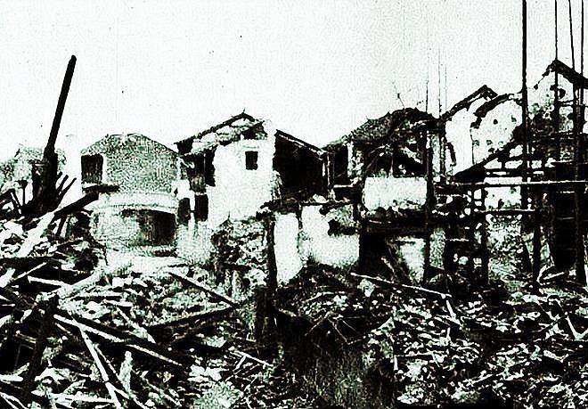 1937年，日军侵入一座小镇，进行了惨无人道的大屠杀 - 2