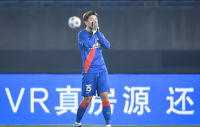 前国脚杨旭揭露2年0球原因：压力太大，来到申花后都不敢打门了 - 1