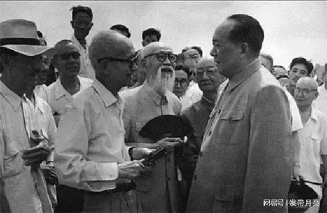 1956年，为争取台湾回归，周总理称：蒋介石父子可来中央任职 - 6