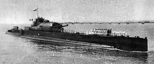 二战前的法国最大潜艇，絮库夫号远洋潜艇，看似威风实则是个废物 - 1