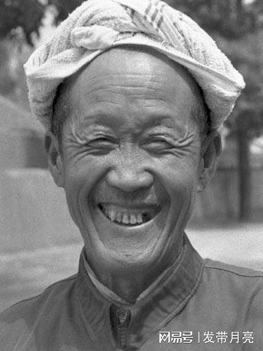 1946年，那个给毛泽东送“人民救星”金匾的人，究竟什么身份 - 4