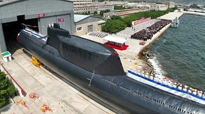 朝海军再添利器，首艘核攻击潜艇已下水，并以前海军将领命名 - 4