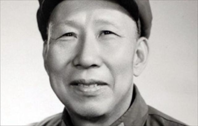 1943年，15名日军被围拒不投降，他直接下令活埋！后授衔开国少将 - 2