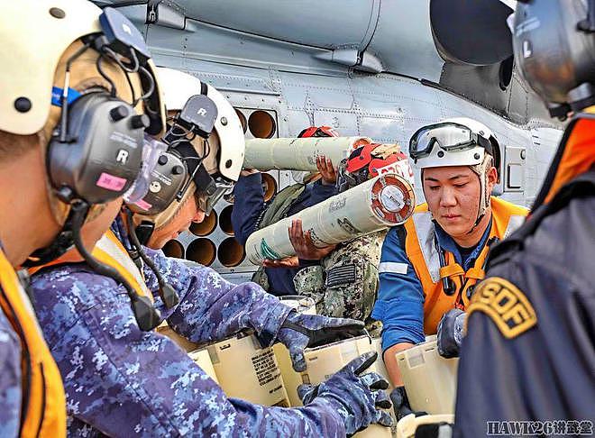美日在菲律宾海域联合反潜训练“海鹰”在“出云”航母补充弹药 - 4