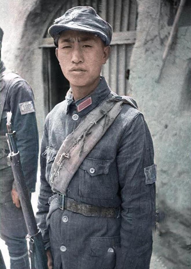 抗战中八路军的单兵十大件，虽然装备简陋，但斗志昂扬 - 5
