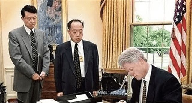 李肇星回忆1999年“炸馆事件”：我曾逼克林顿写下“检讨” - 8